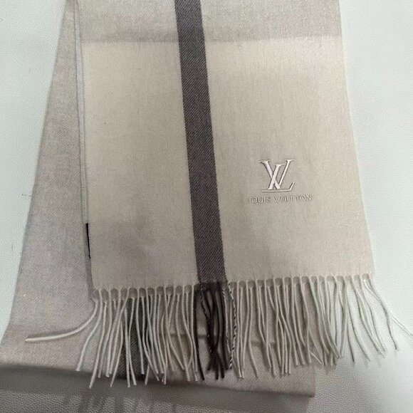 Louis Vuitton Cashmere Scarf - Picture 4 of 7